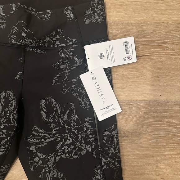 Rainier High Rise Reflective Print Legging - Picture 2 of 5